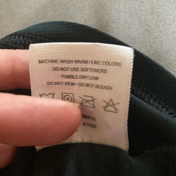 🎉5/$20 Boy’s UA Tee - Picture 8 of 16